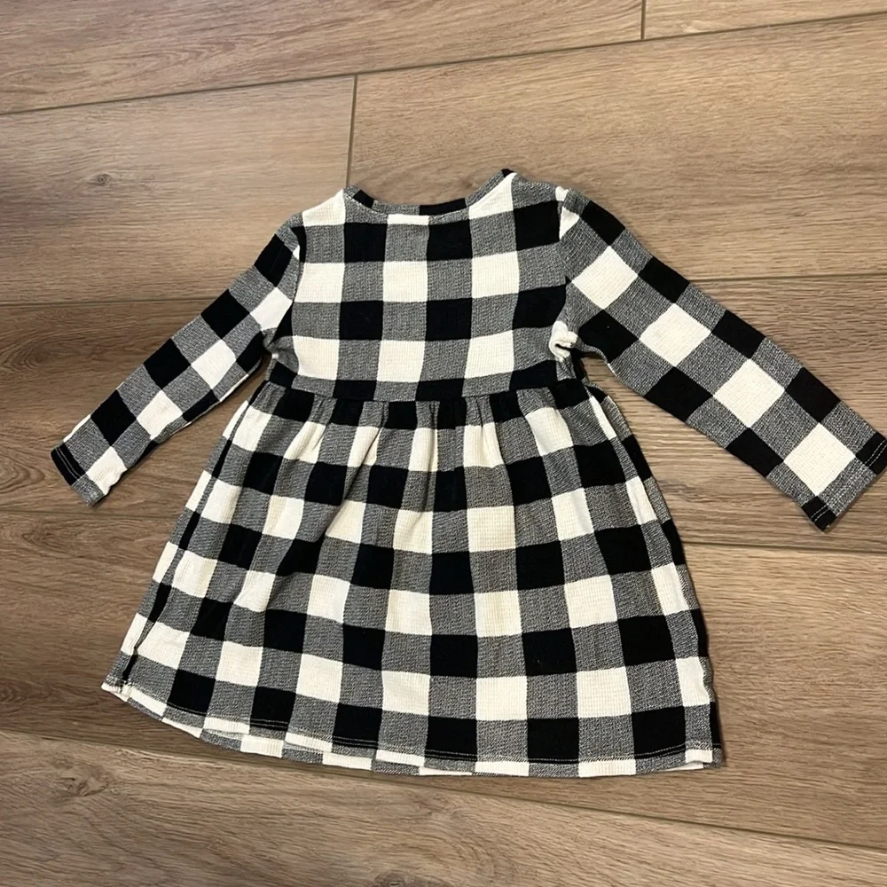 Old Navy Black/White Checkered Gingham Kids Sweater Dress Size 3T
